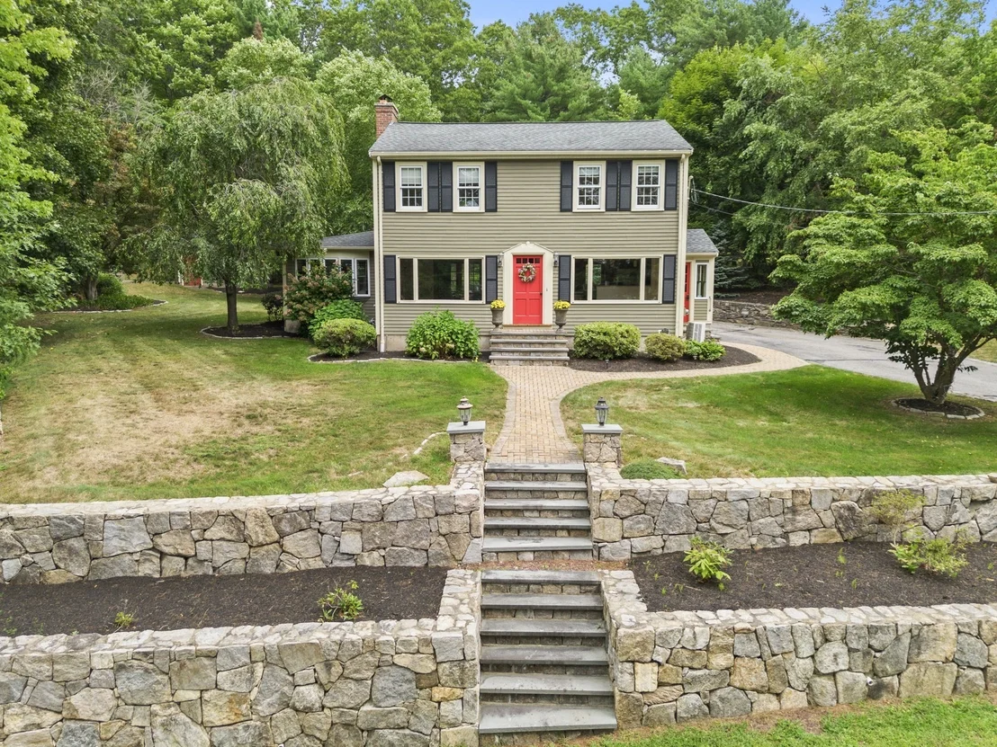 Photo of 102 Oak Ridge Drive