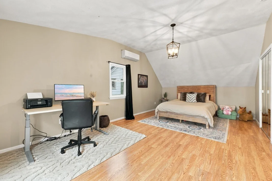 Photo of 59 Colonial Ave
