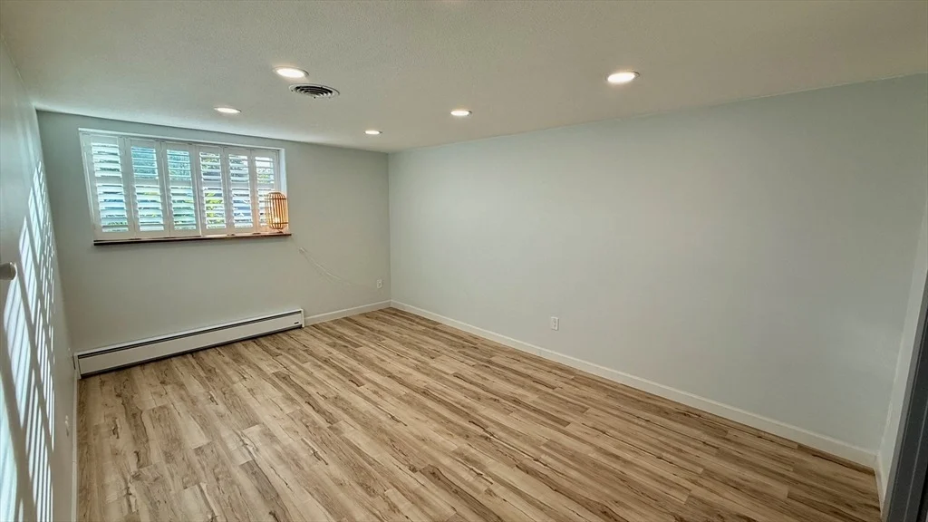 Photo of Unit 201 at 1206 Greendale Ave