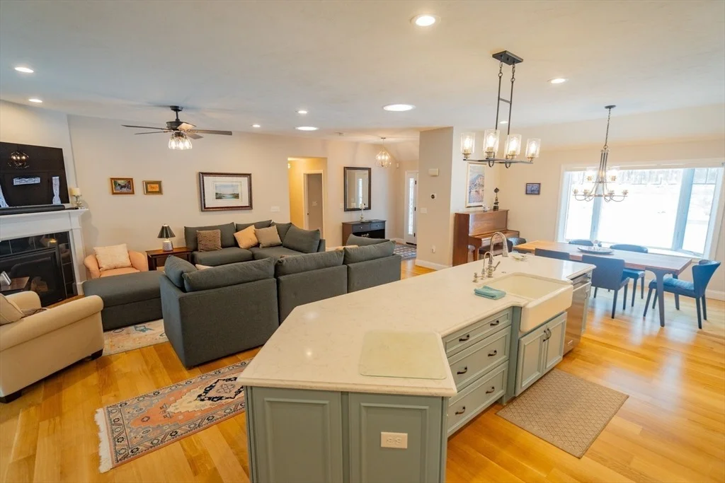 Photo of 237 Woodland Way