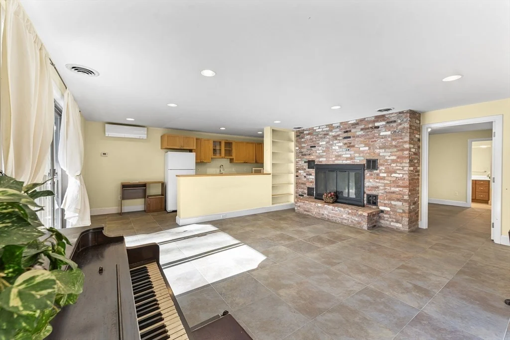 Photo of 84 Davison Dr.