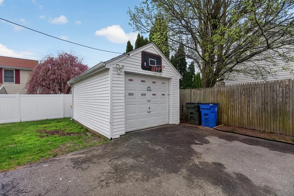 Photo of 37 Blakely Ct