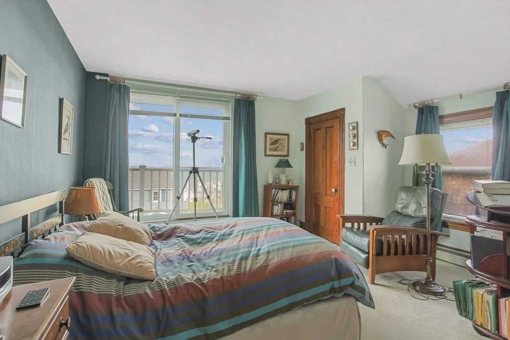 Photo of 48 Holbrook Ave