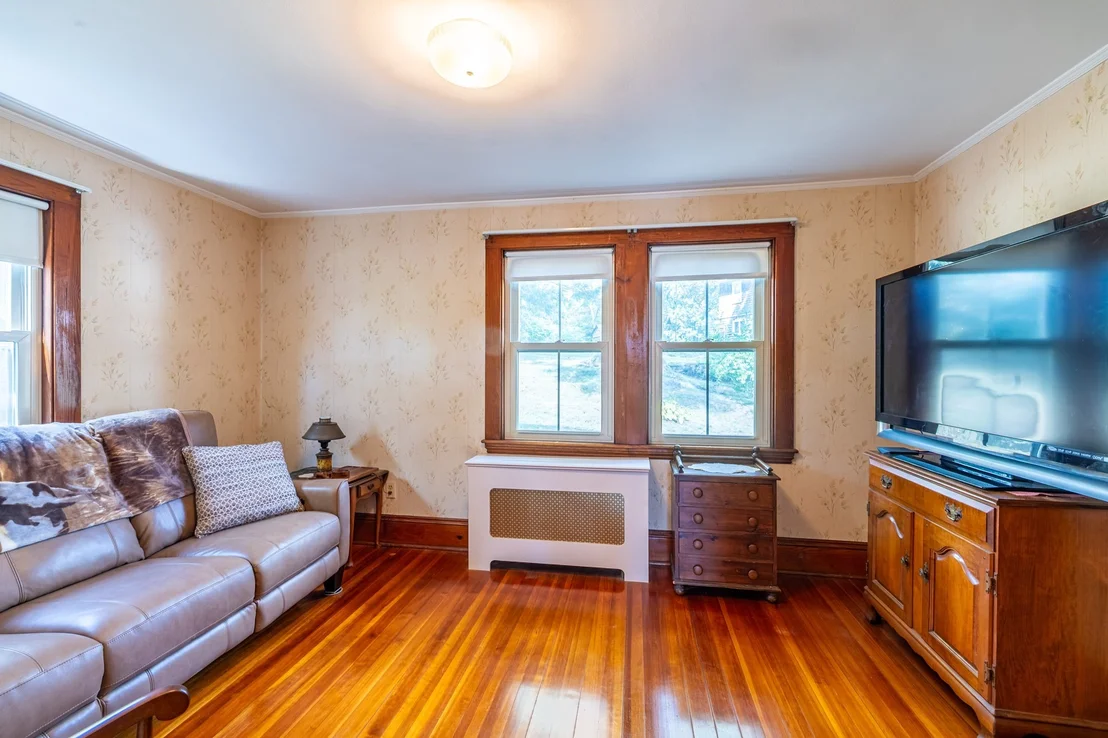 Photo of 6 Hillcrest Rd