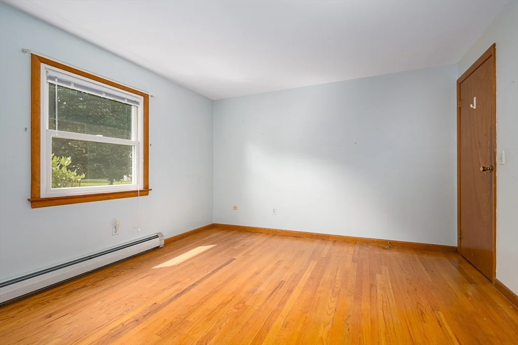 Photo of 124 Pondview Dr