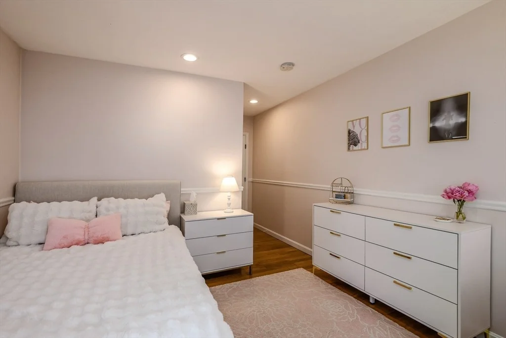 Photo of 10 Strawberry Knoll Dr