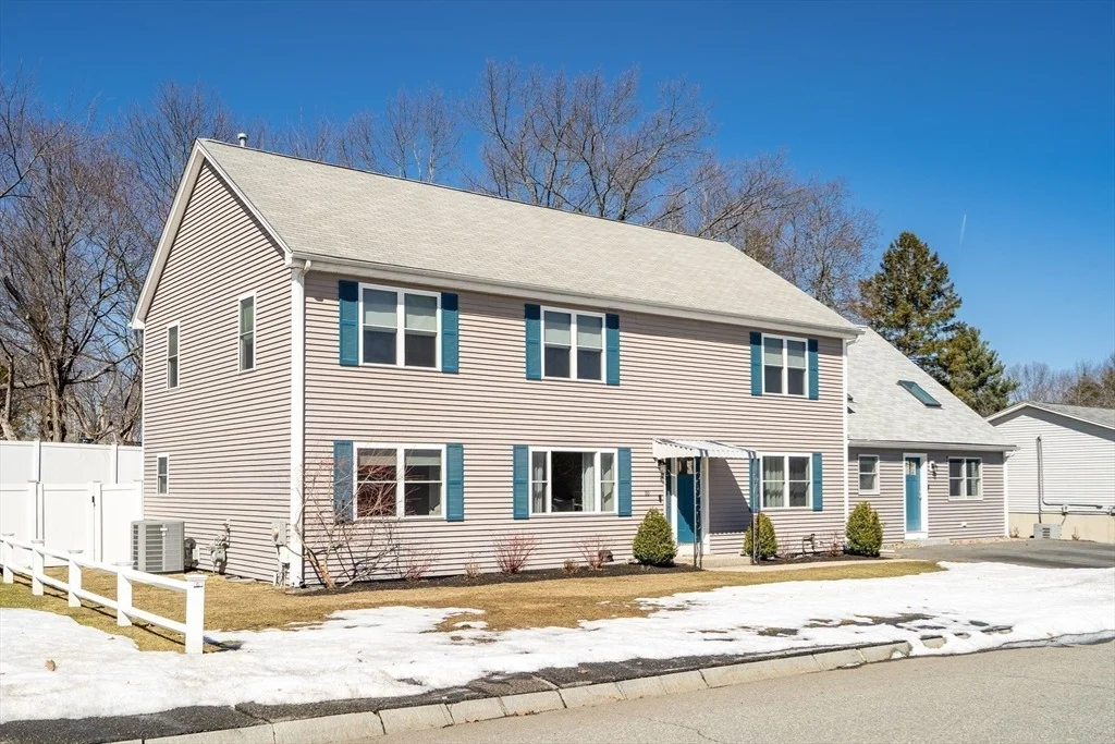 Photo of 10 Gately Dr
