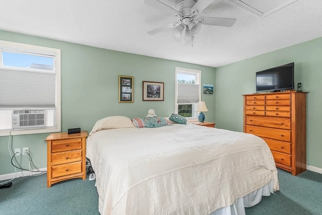 Photo of 28 East Riverside Drive
