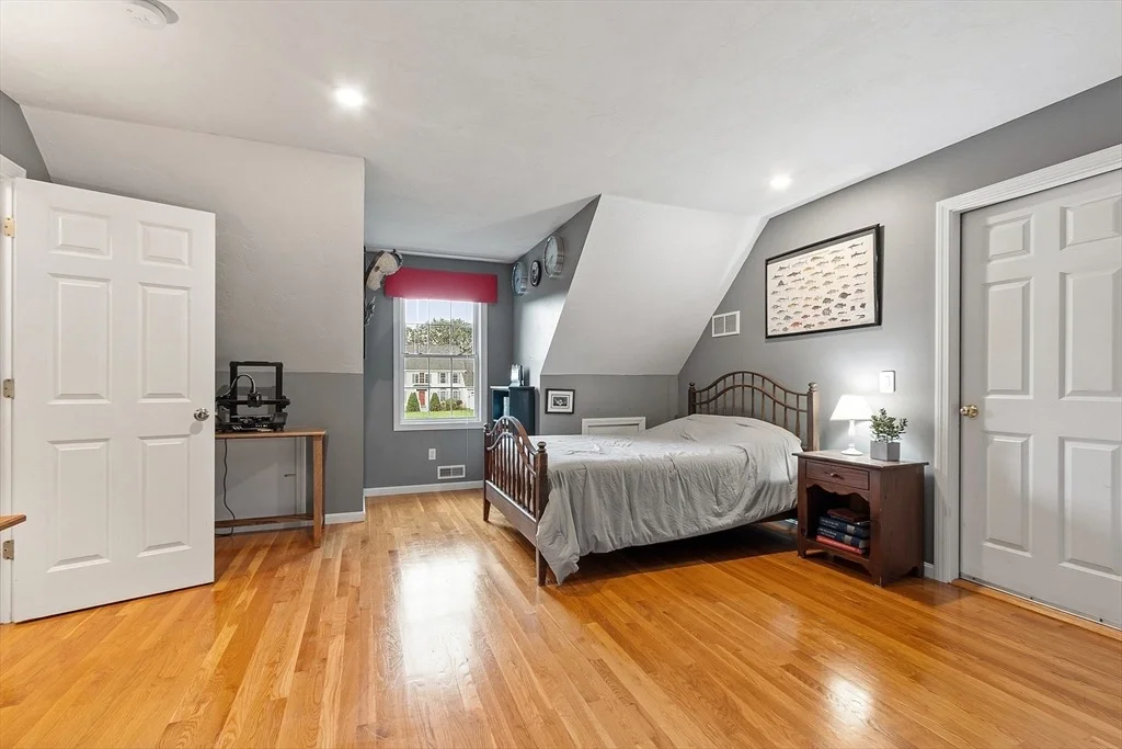 Photo of 6 Winterberry Ln