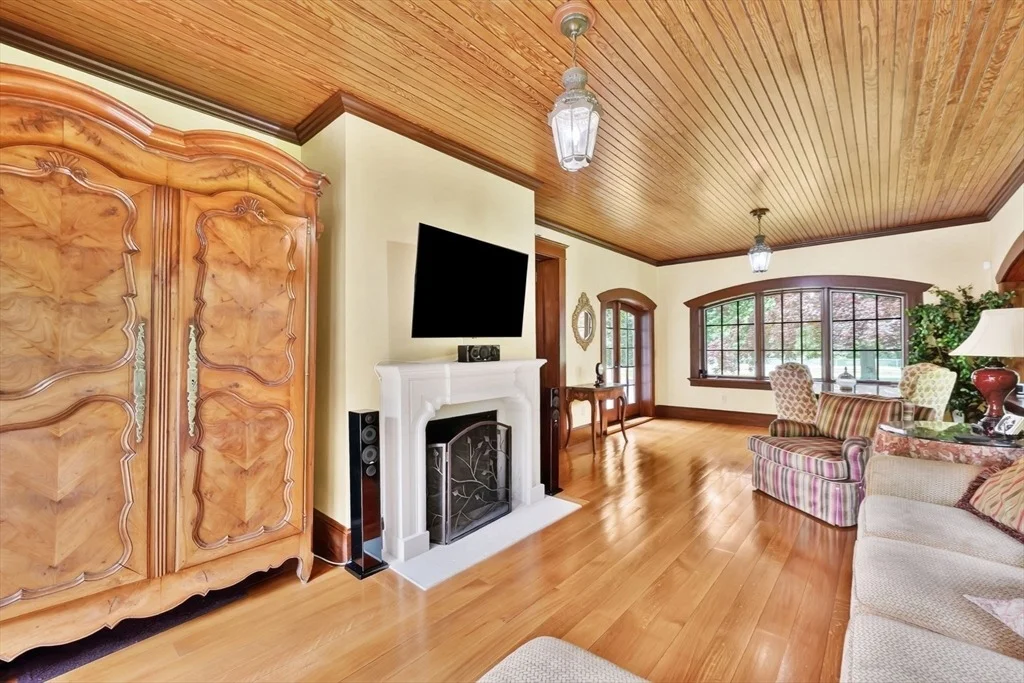 Photo of 135 Forest Glen Rd
