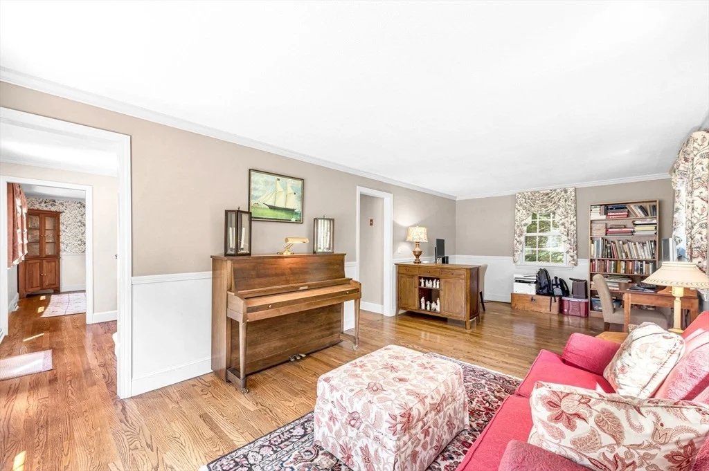 Photo of 6 Brookmont Dr