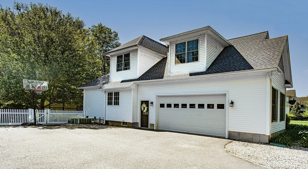 Photo of 133 Cardinal Way