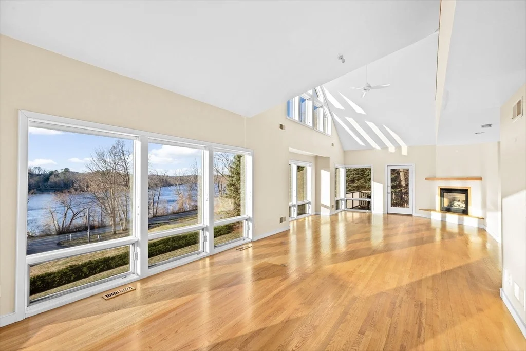 Photo of 56 River Rd