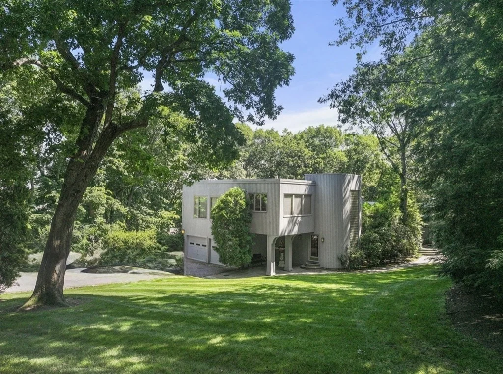 Photo of 108 Codman Rd