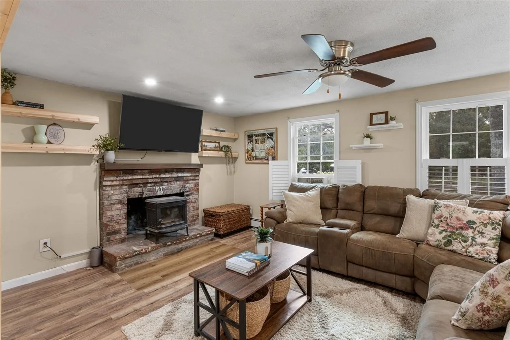 Photo of 3 Shagbark Rd