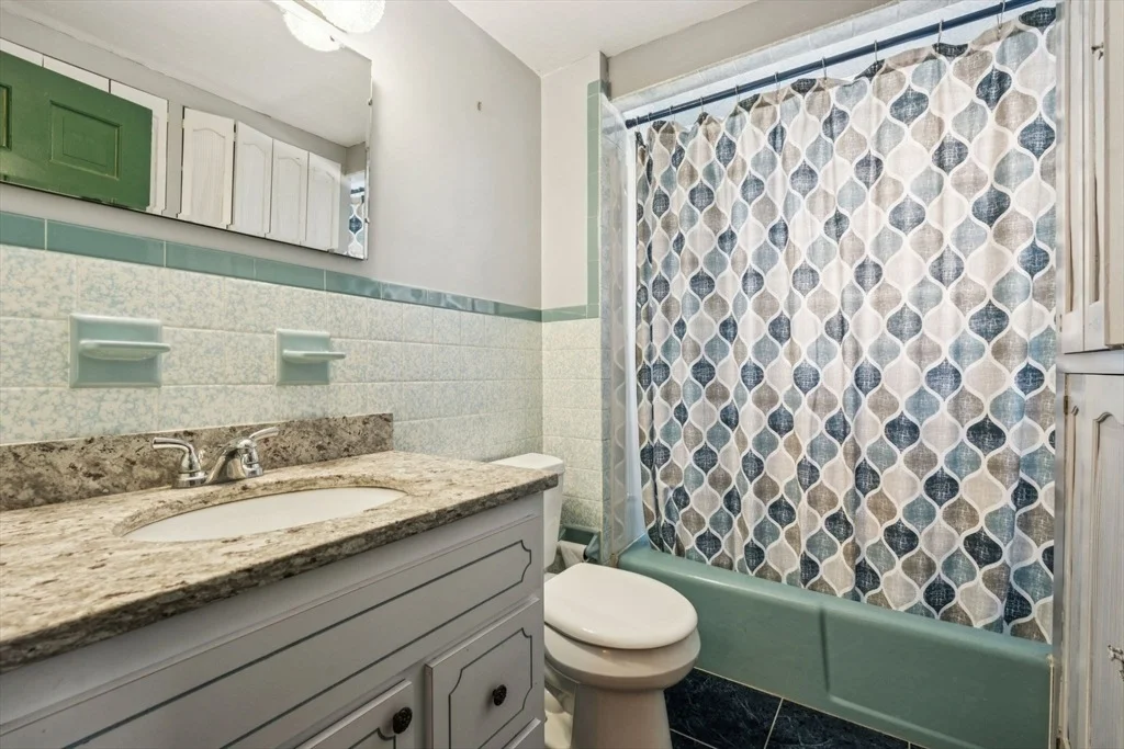 Photo of 25 Juniper Ave