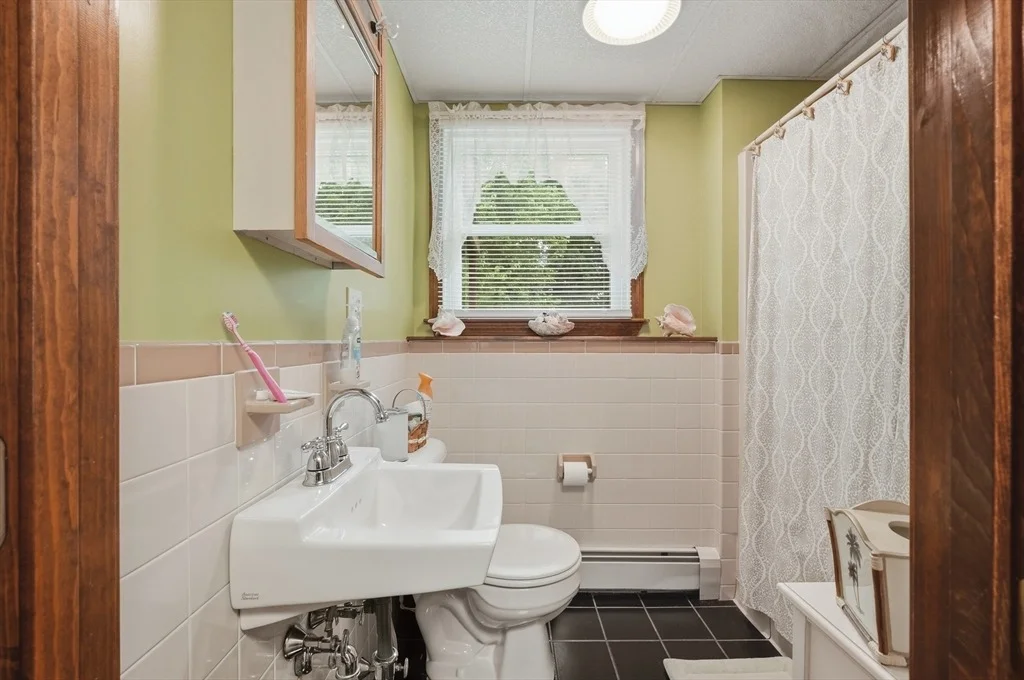 Photo of 568 Lantern Ln