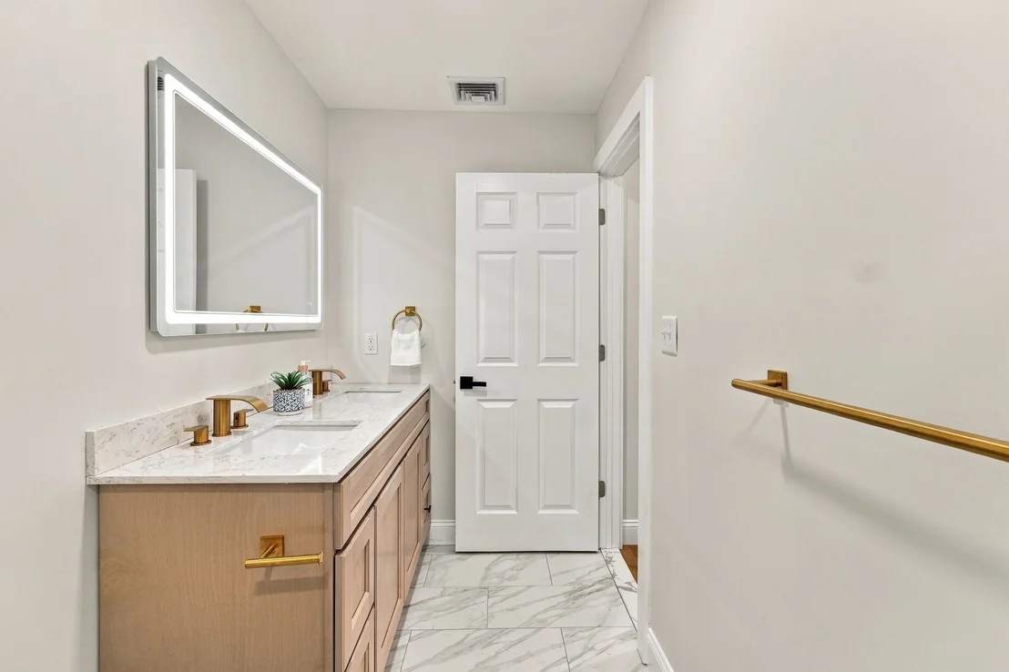 Photo of 223 Jenckes