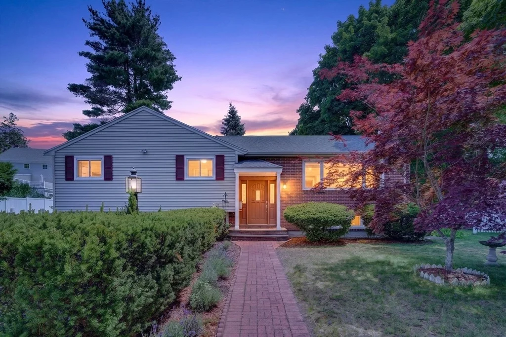 Photo of 32 Bobolink Rd