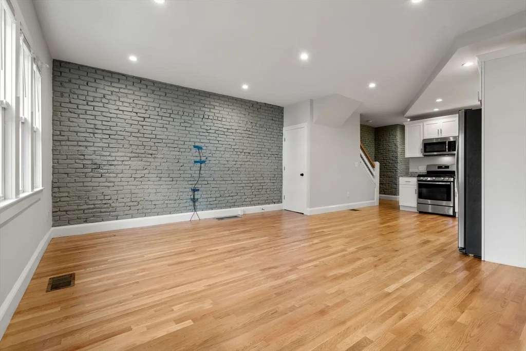Photo of Unit A at 129 Sutherland Road