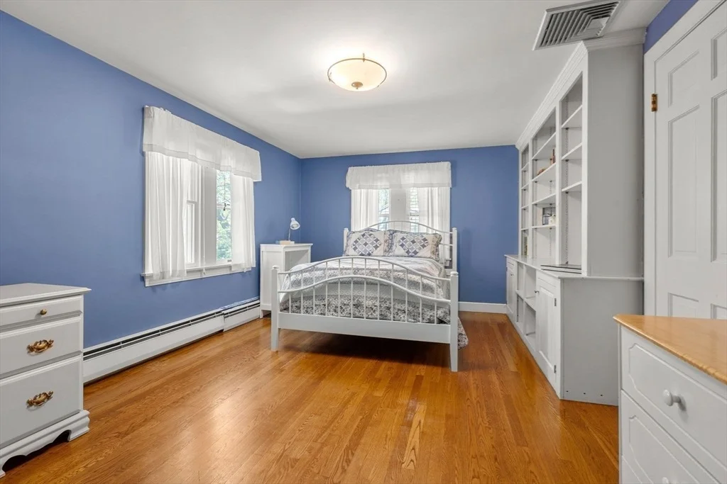 Photo of 4 Crestwood