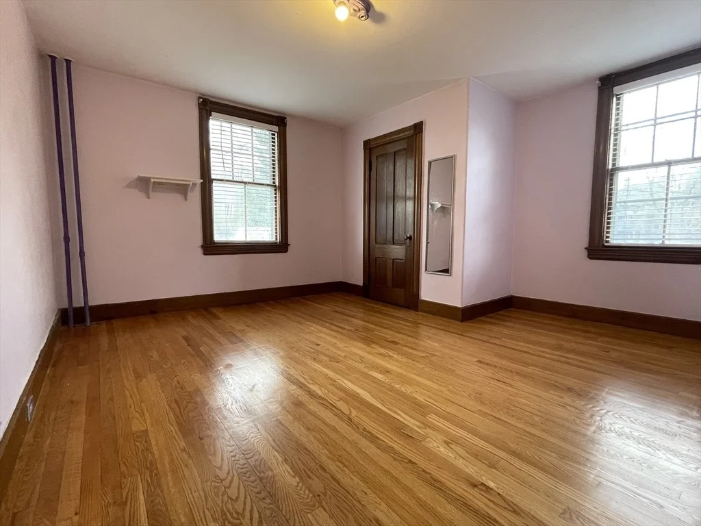 Photo of 16 Barnard Rd