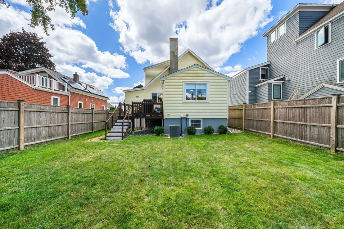Photo of 32 Crescent Ave