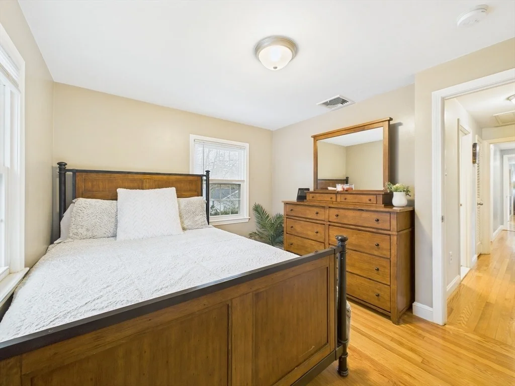 Photo of 17 Meadowbrook Drive