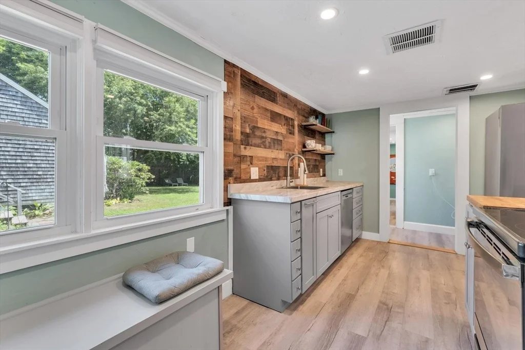 Photo of 44 Maple Avenue