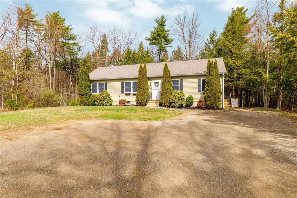 Photo of 84 Baptist Common Rd