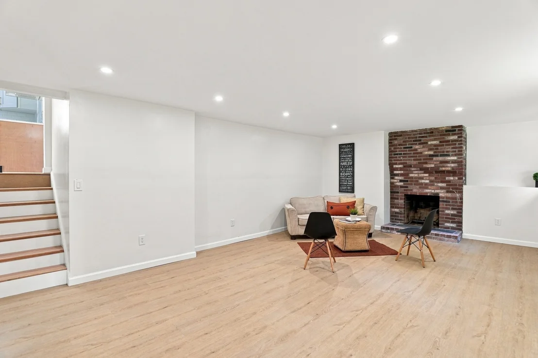 Photo of 27 Robert Rd