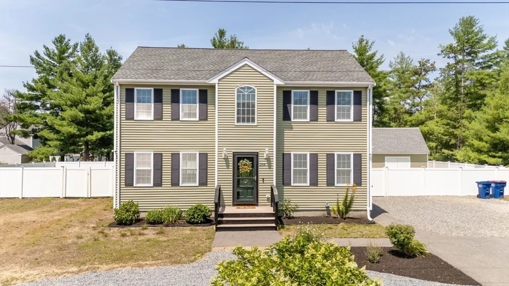 Photo of 264 Charge Pond Rd