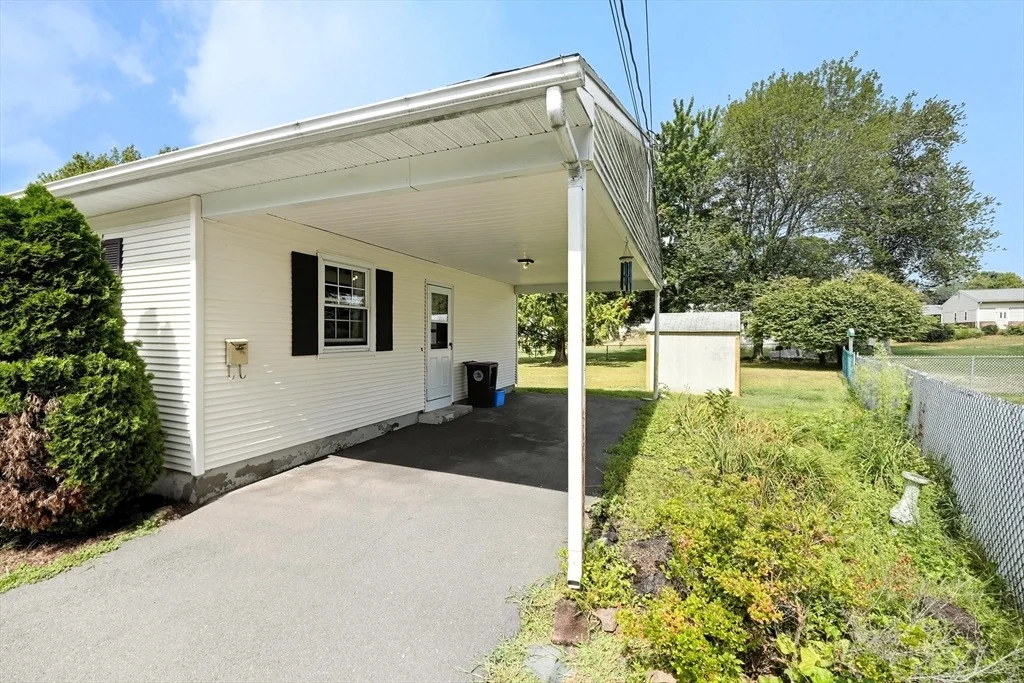 Photo of 89 Meadowbrook Rd
