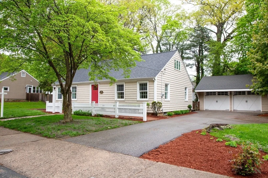 Photo of 30 Veery Rd