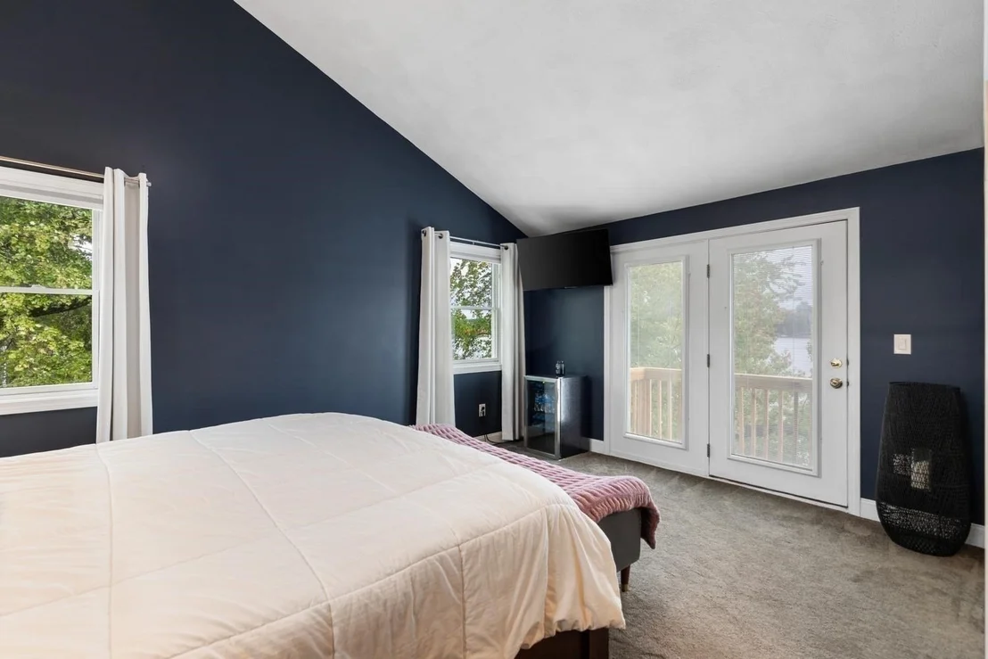 Photo of 35 Lakeside Blvd
