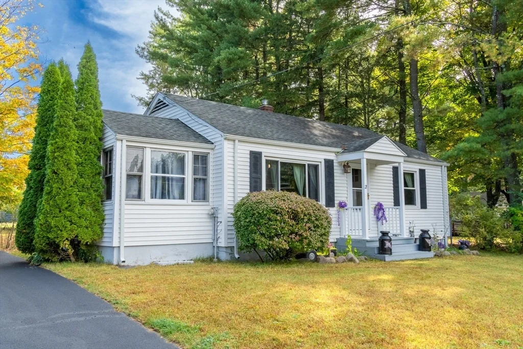 Photo of 21 Meadowlark Ln