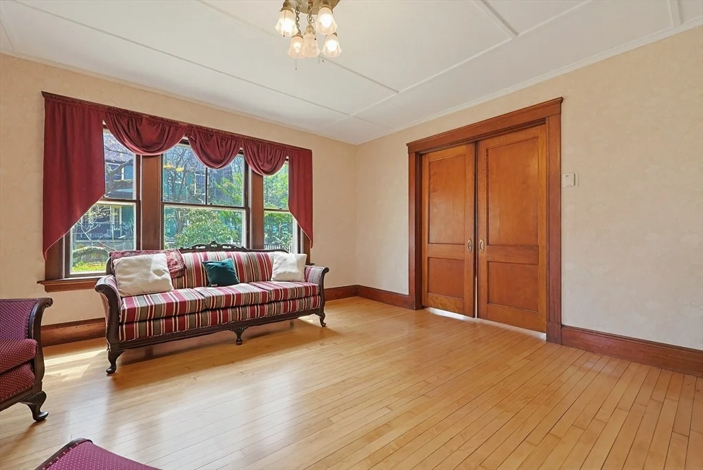 Photo of 92 Dennison Ave
