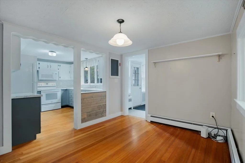 Photo of 61 Old Phinneys Ln