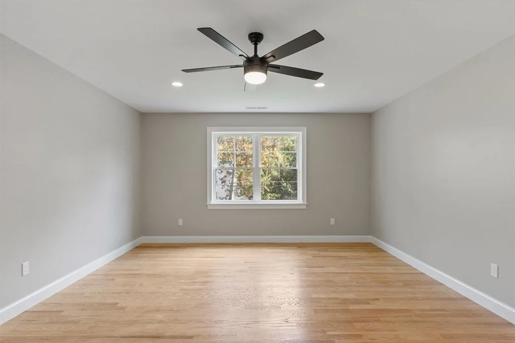 Photo of 96 Middlesex Ave