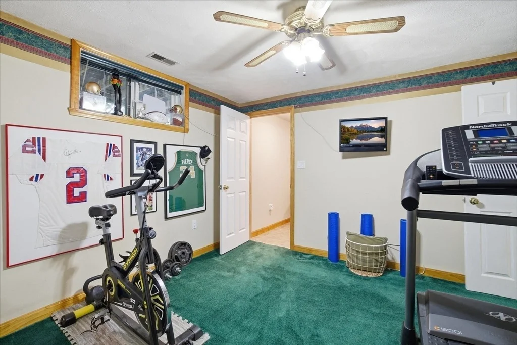 Photo of 18 Oakridge Dr