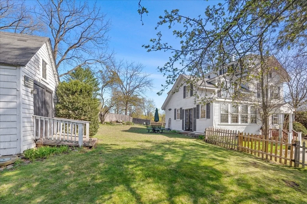 Photo of 1069 Central Ave