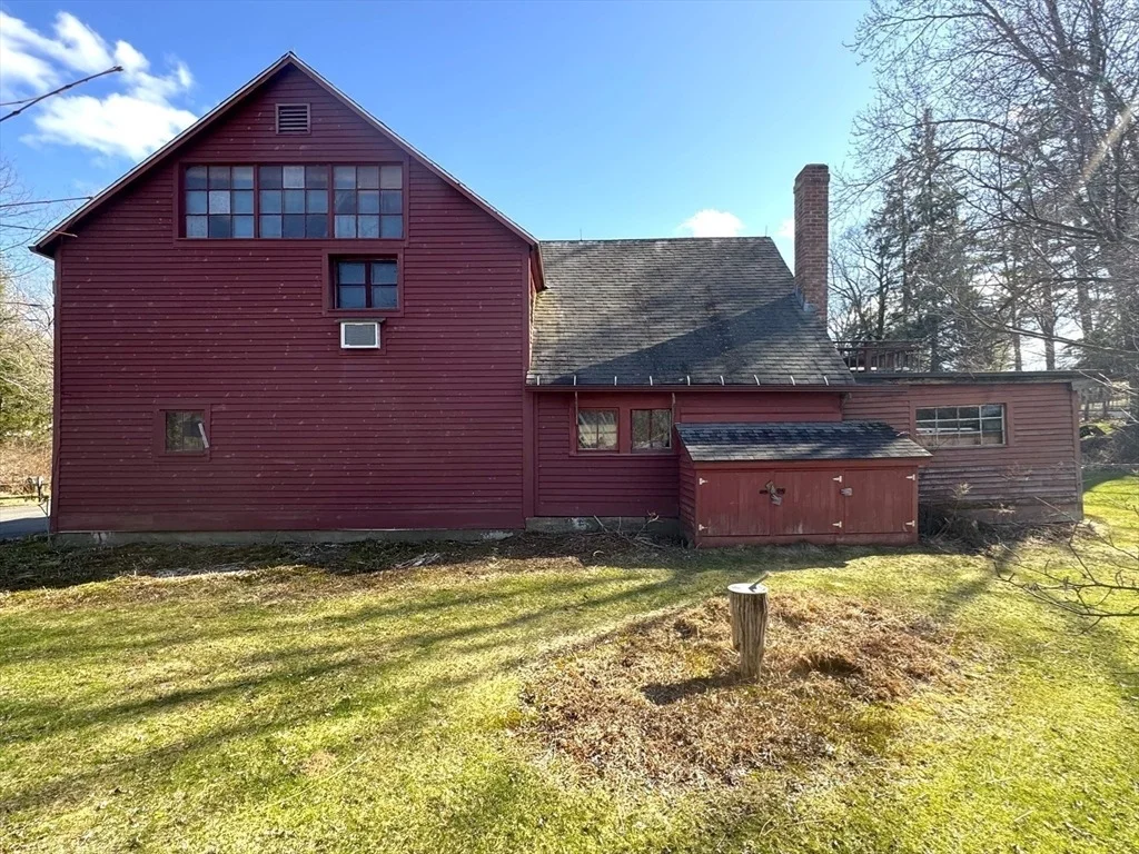 Photo of 197 Shelburne Falls Rd