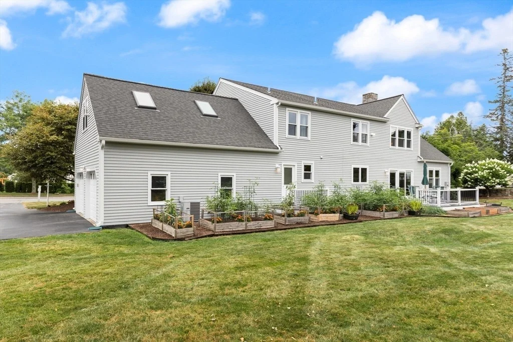 Photo of 323 Robert Rd