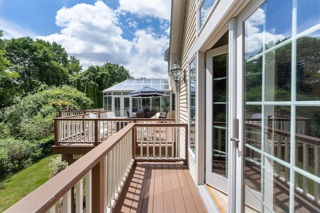 Photo of 8 Buttonwood Dr