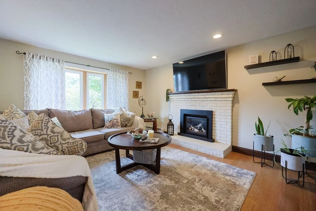 Photo of 7 Sara Dr