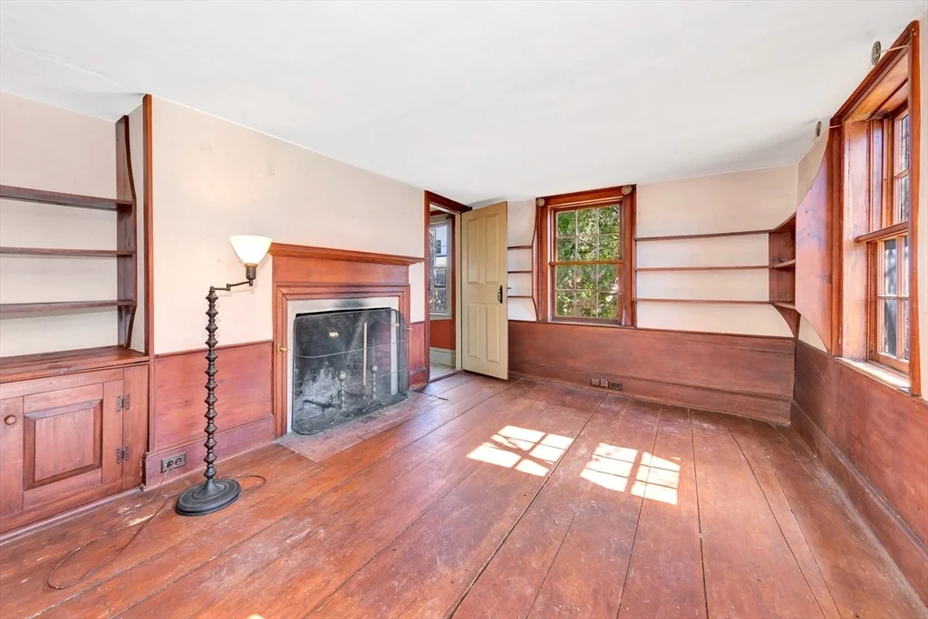 Photo of 153 Main St