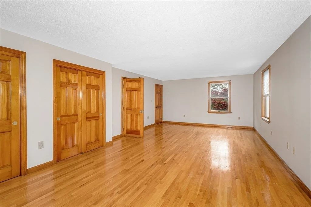 Photo of 91 Leonard Circle