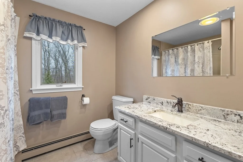 Photo of 16 Flint Pond Rd