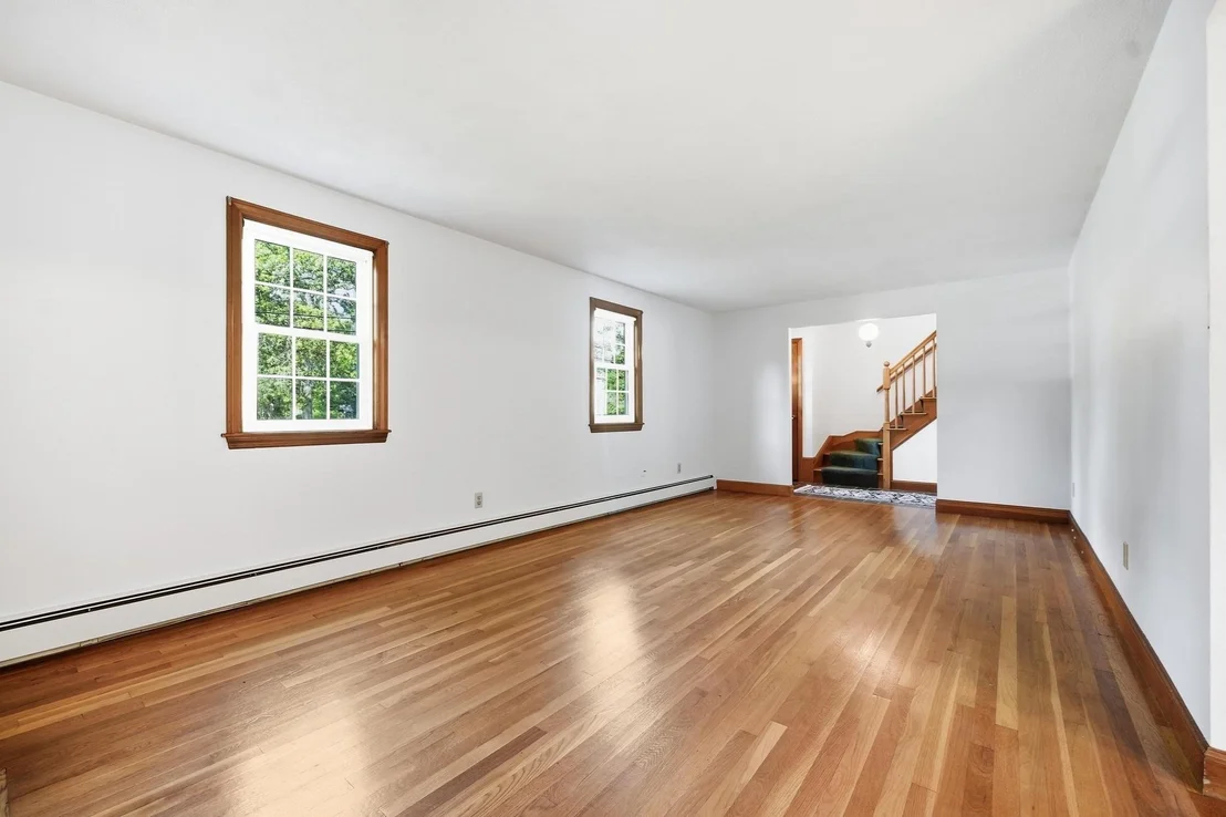 Photo of 32 Dividence Rd
