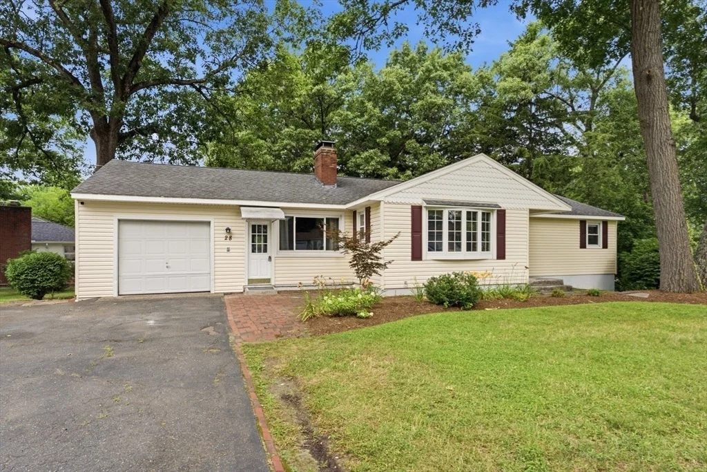 Photo of 28 Intervale Rd